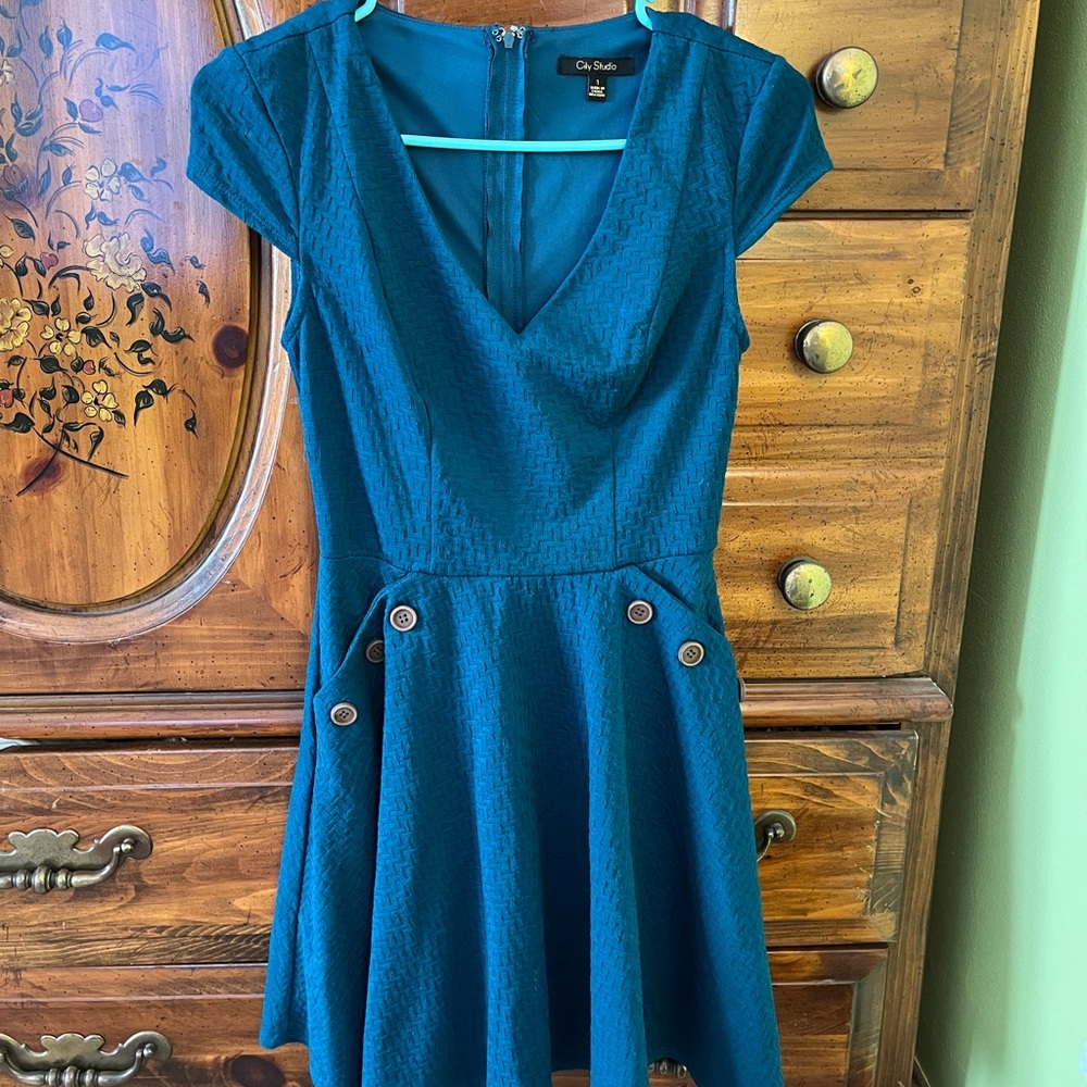 Women’s Size 1 Teal Capped-Sleeve Dress